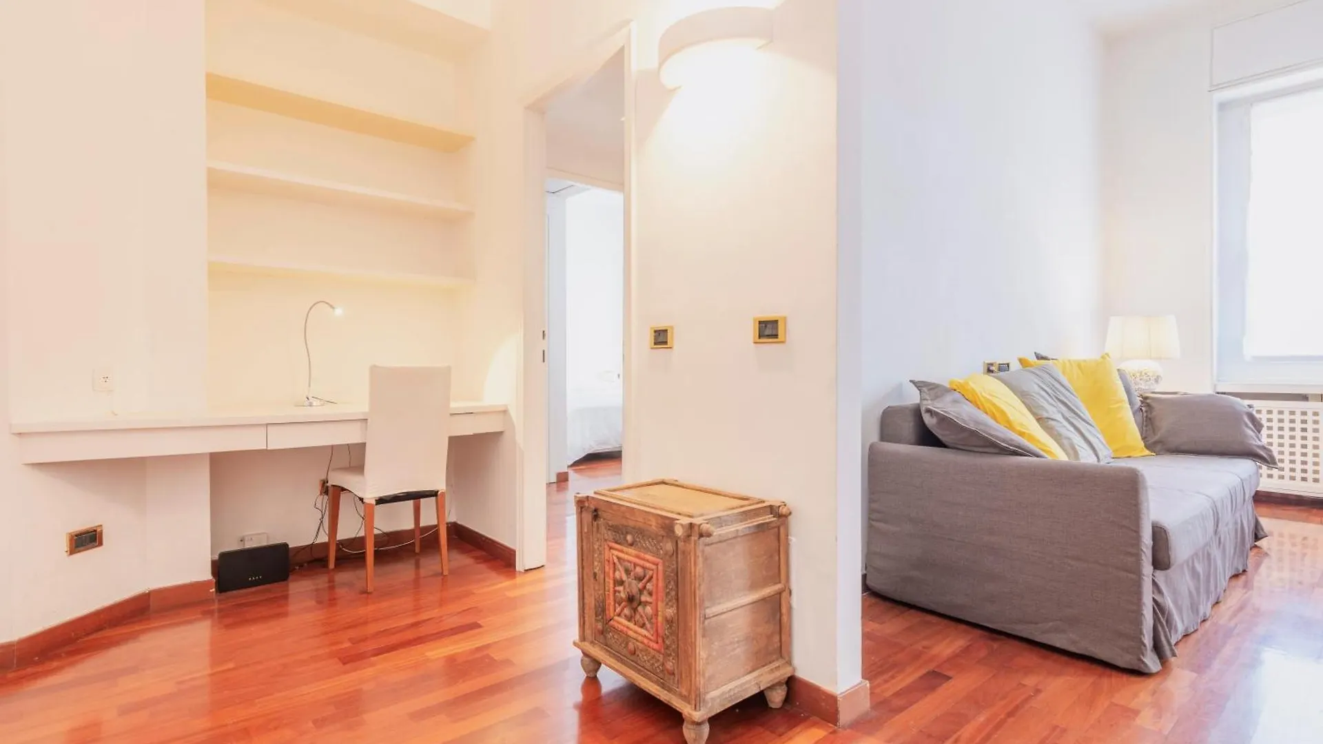 At Home - Turati/Porta Nuova Apartment Milán