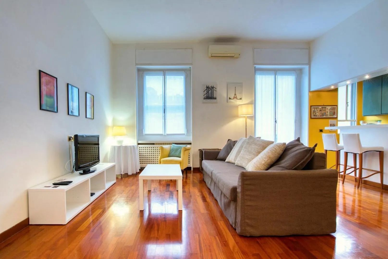 At Home - Turati/Porta Nuova Apartment Milán
