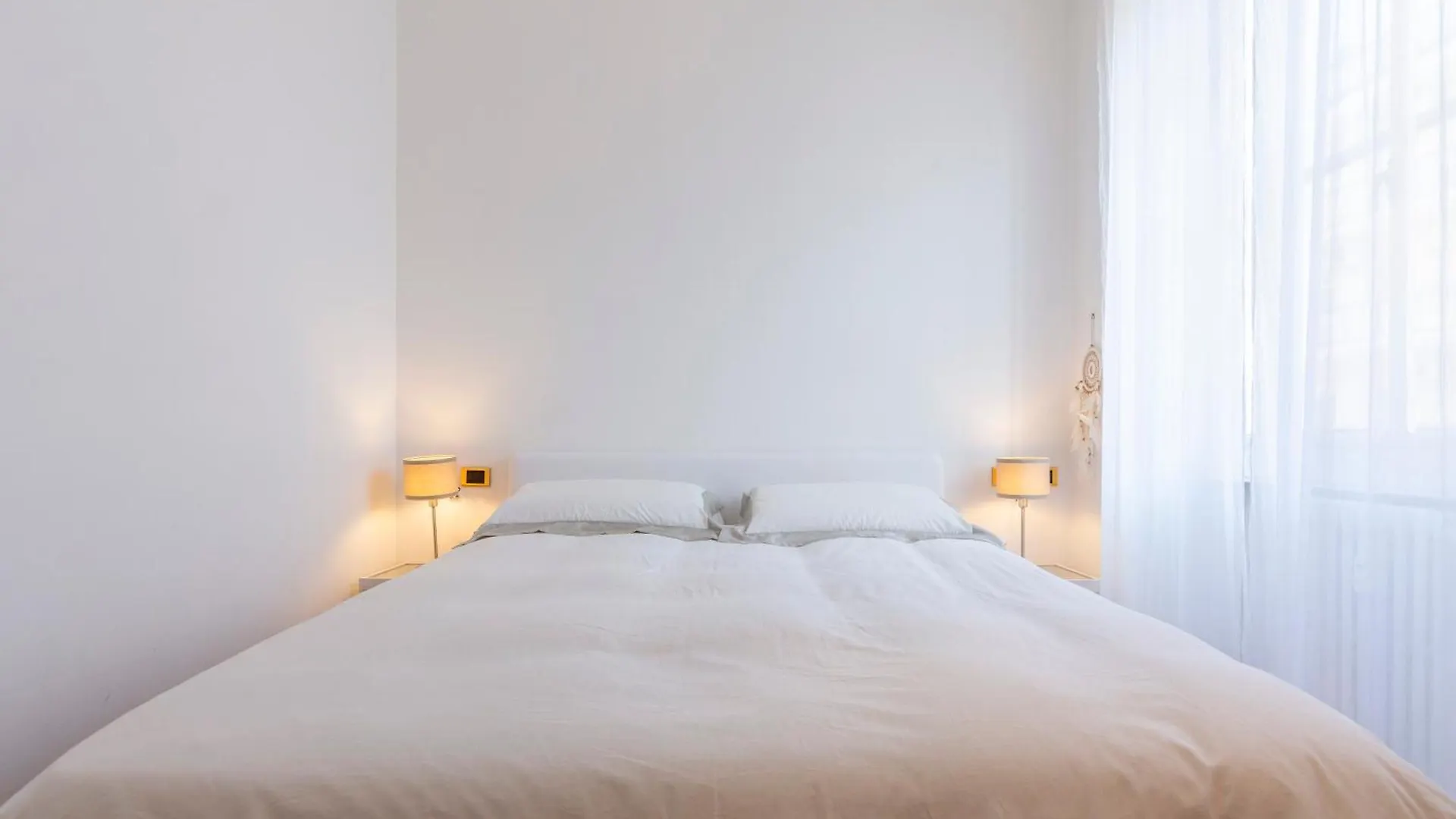 At Home - Turati/Porta Nuova Apartment Milan Italy