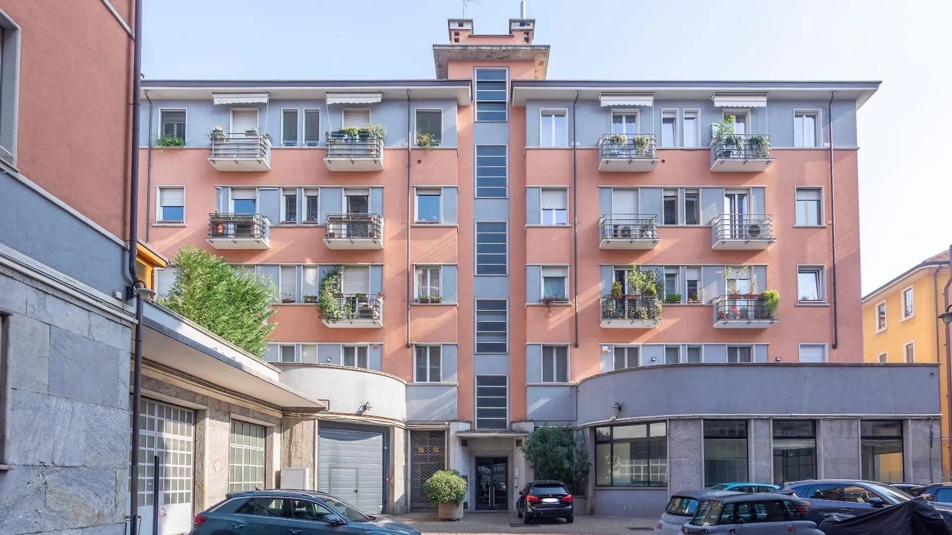 At Home - Turati/Porta Nuova Apartment Milan
