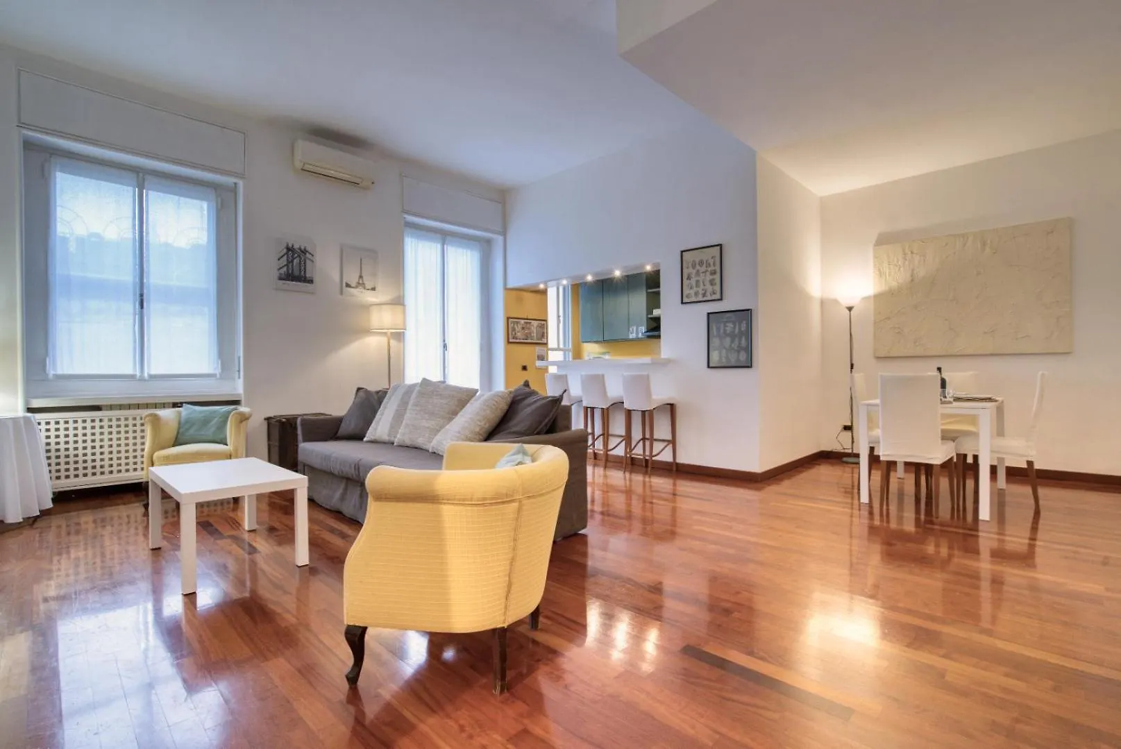 At Home - Turati/Porta Nuova Apartment Milan