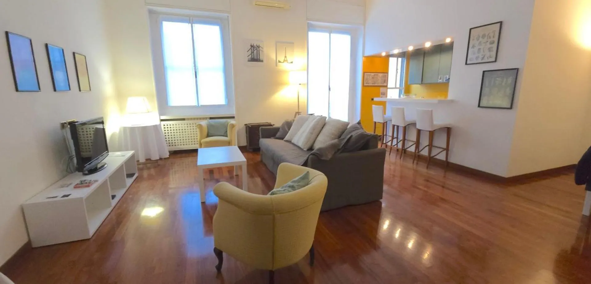 At Home - Turati/Porta Nuova Apartment Milan Italy